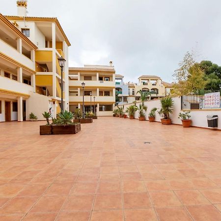 Atico Con Terraza-Solarium Y Piscina 4-6 Personas Wifi A/C Apartman Roda Kültér fotó