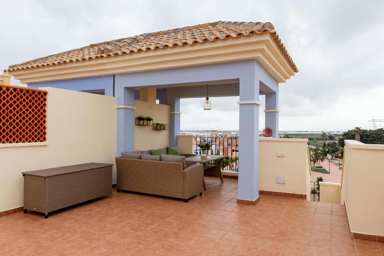 Atico Con Terraza-Solarium Y Piscina 4-6 Personas Wifi A/C Apartman Roda Kültér fotó