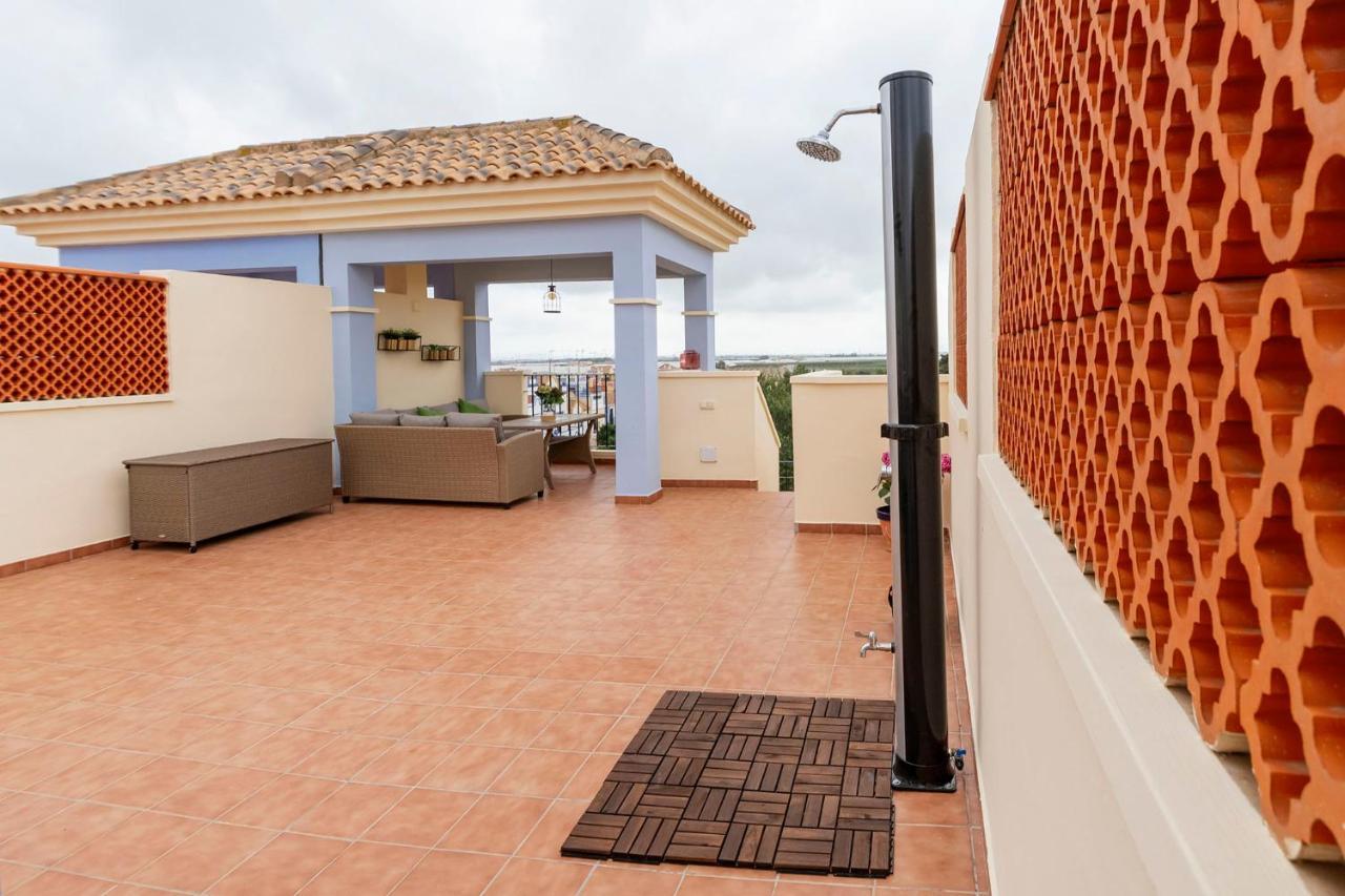 Atico Con Terraza-Solarium Y Piscina 4-6 Personas Wifi A/C Apartman Roda Kültér fotó