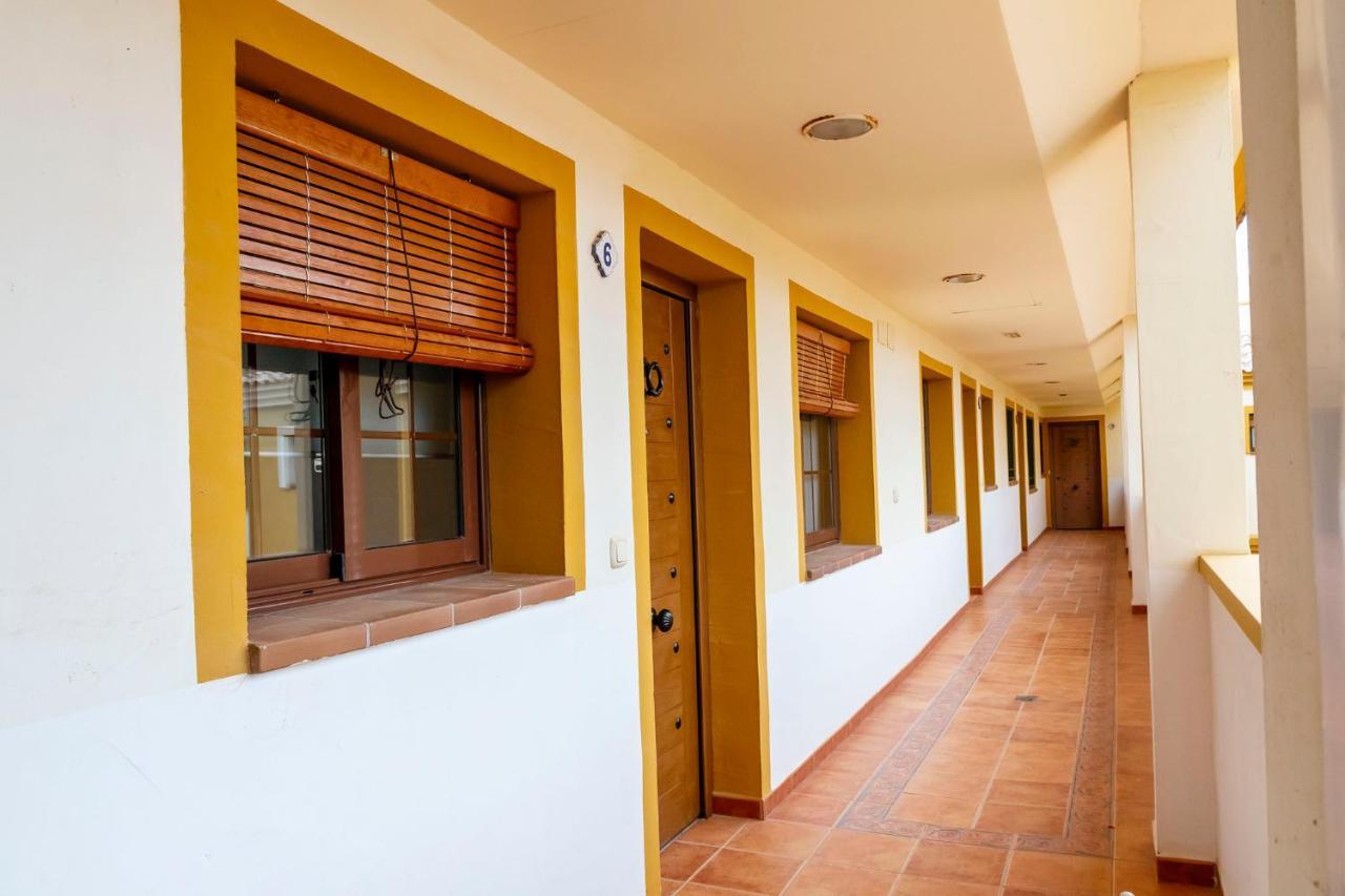Atico Con Terraza-Solarium Y Piscina 4-6 Personas Wifi A/C Apartman Roda Kültér fotó