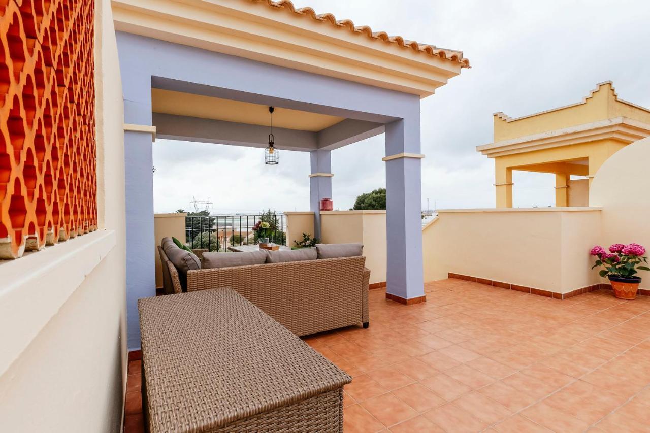Atico Con Terraza-Solarium Y Piscina 4-6 Personas Wifi A/C Apartman Roda Kültér fotó