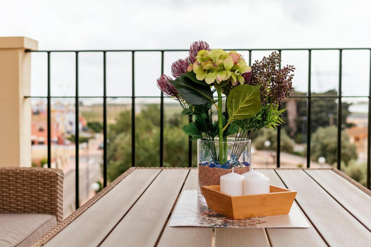 Atico Con Terraza-Solarium Y Piscina 4-6 Personas Wifi A/C Apartman Roda Kültér fotó