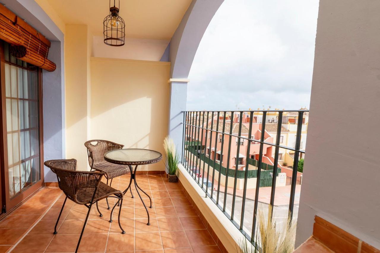 Atico Con Terraza-Solarium Y Piscina 4-6 Personas Wifi A/C Apartman Roda Kültér fotó