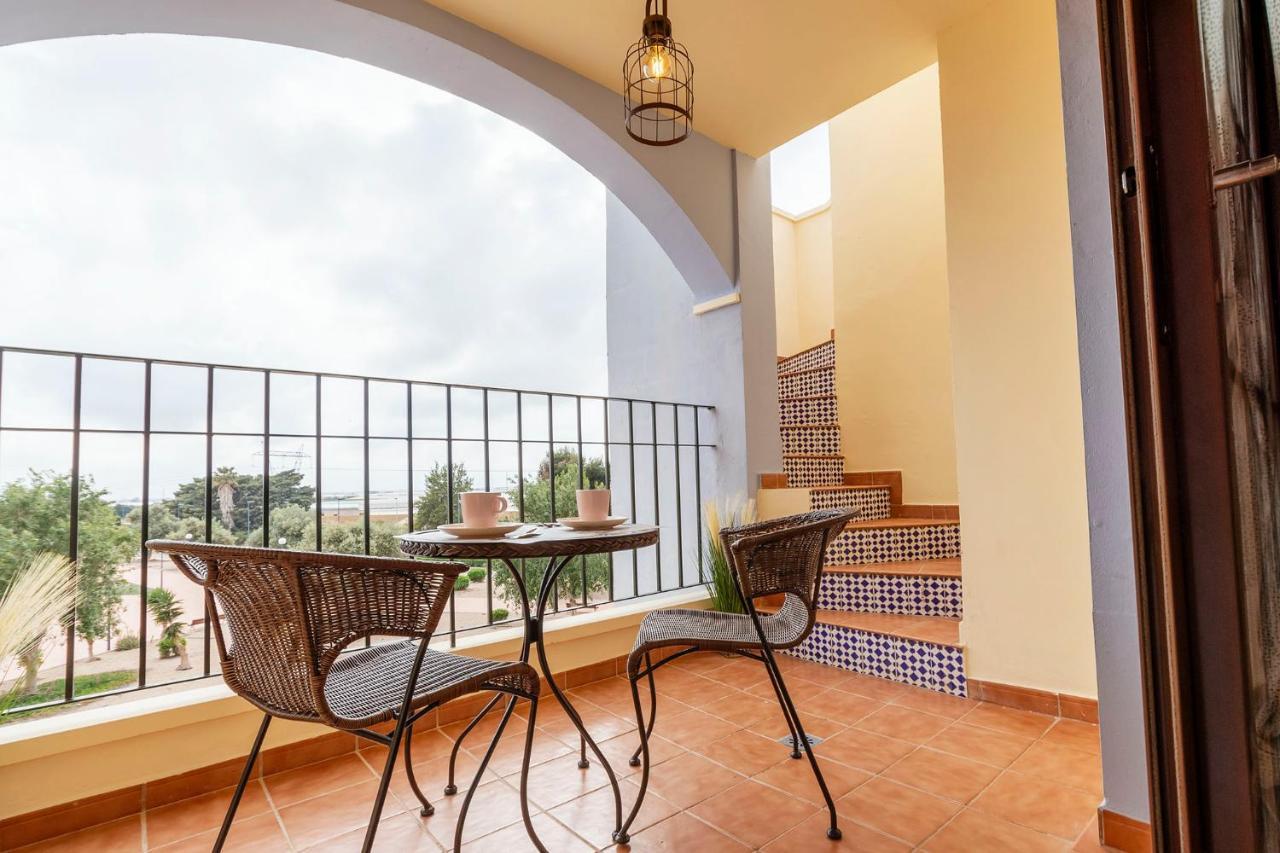 Atico Con Terraza-Solarium Y Piscina 4-6 Personas Wifi A/C Apartman Roda Kültér fotó