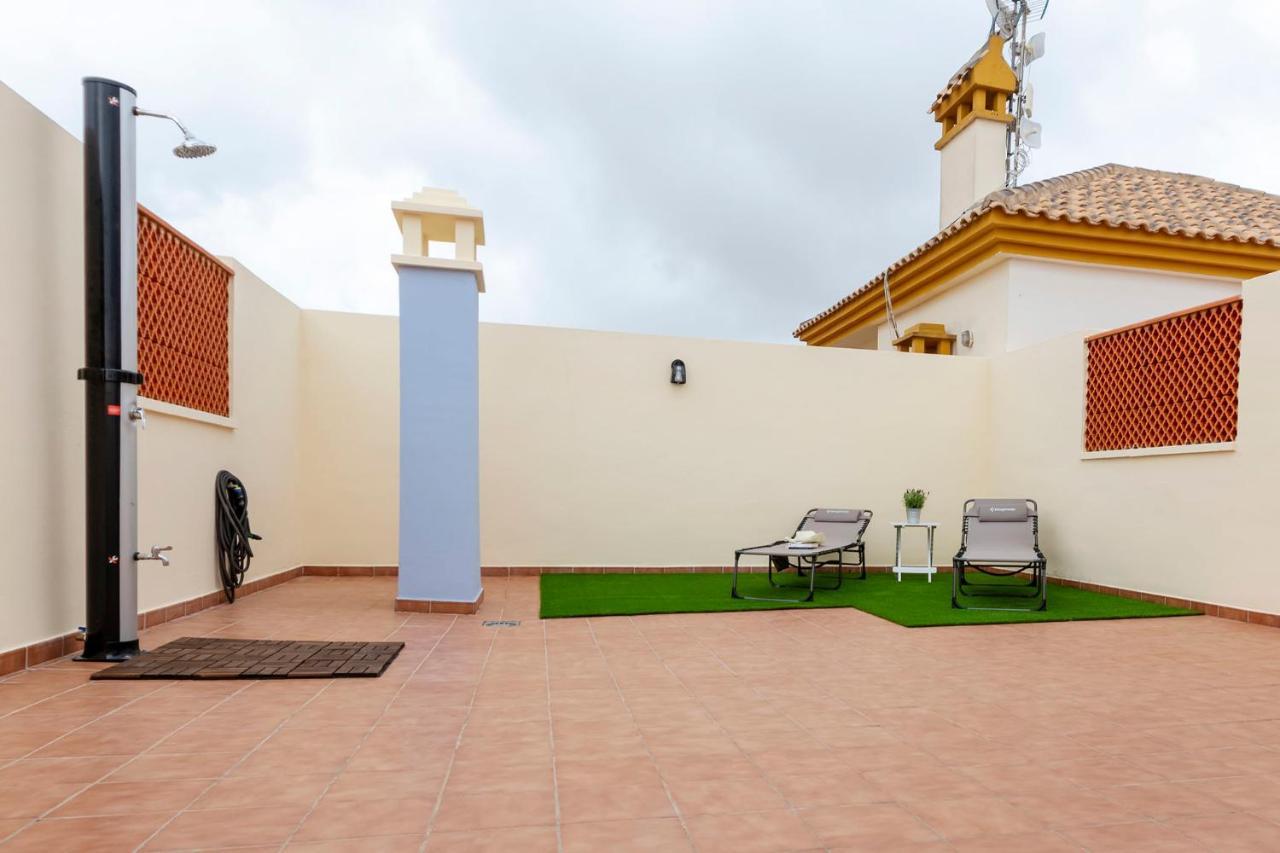 Atico Con Terraza-Solarium Y Piscina 4-6 Personas Wifi A/C Apartman Roda Kültér fotó